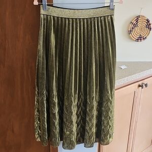 WD.NY Gold/Black pleated A-Line Skirt